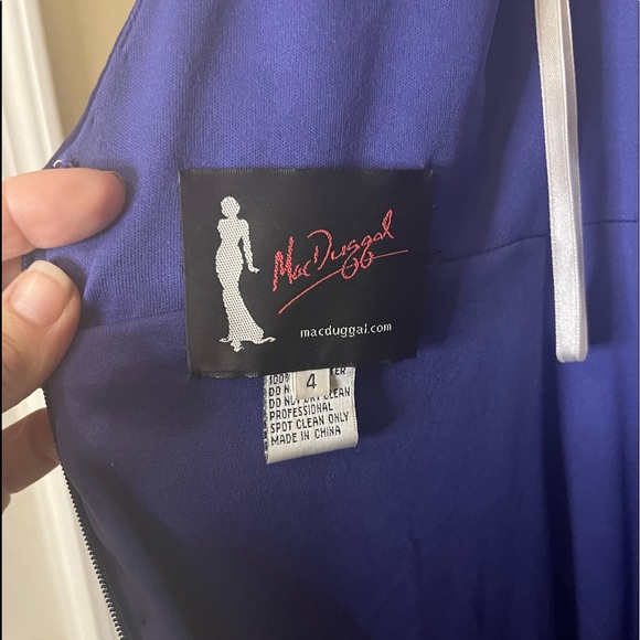 Show stopper MacDuggal Gown - Picture 4 of 7